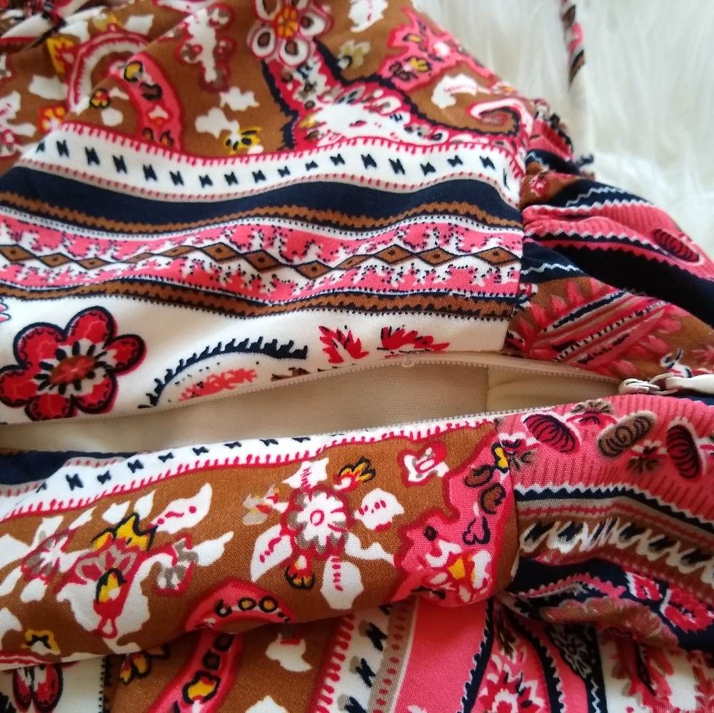 V-neck Wrap Dress - Picture 5 of 7